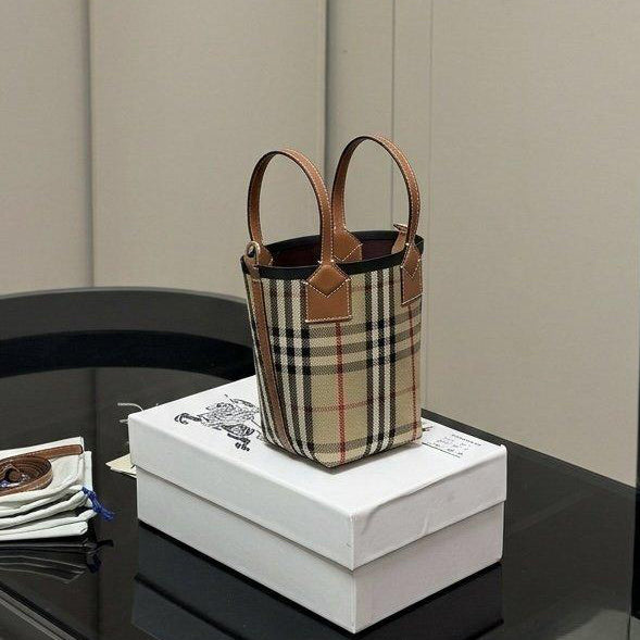 Burberry mini check