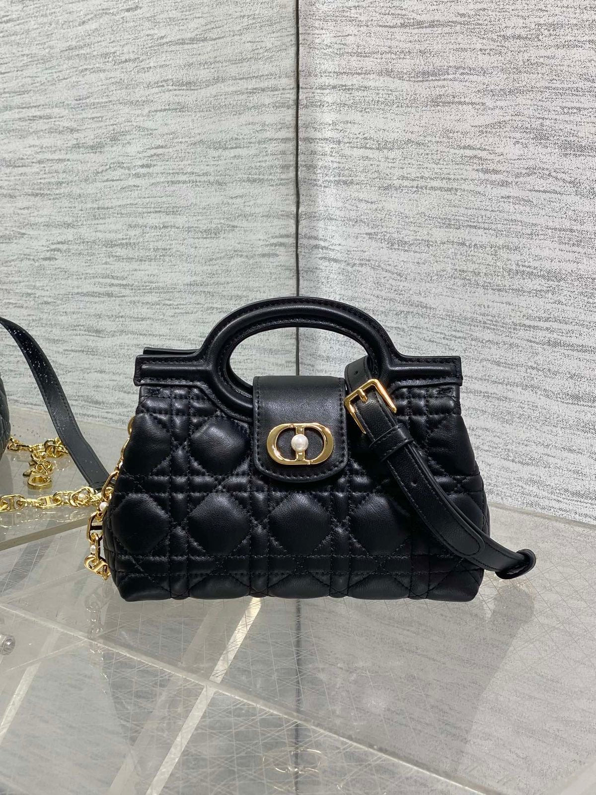 Dior jolie